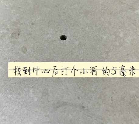 平坝瓷砖空鼓维修公司专业解答在瓷砖铺贴过程中，如果砂料搅拌不均匀，将会带来以下问题